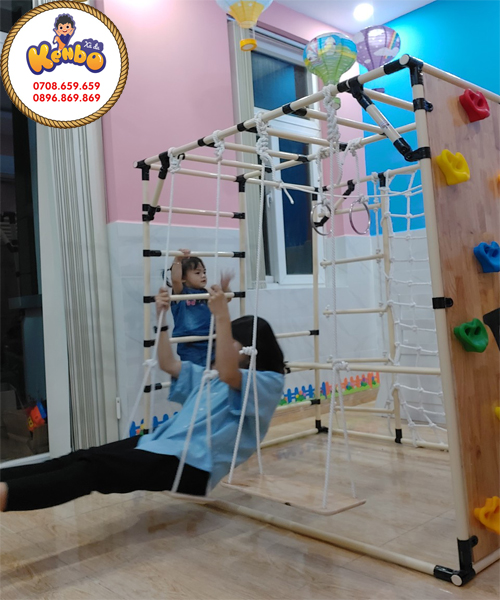 Chơi vận động cùng xà đu leo núi đa năng cho trẻ